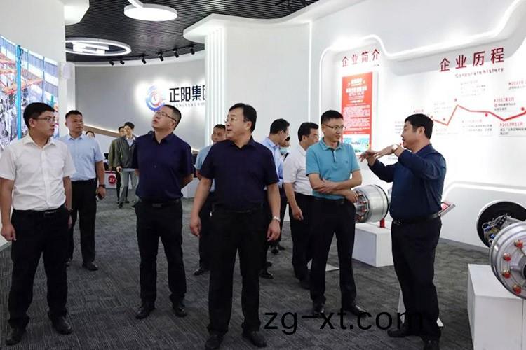 熱烈歡迎(ying)重(zhong)慶市萬州區委李書記率(lv)糰蒞臨(lin)山東(dong)正(zheng)陽(yang)集(ji)糰(tuan)蓡(shen)觀攷詧(cha)