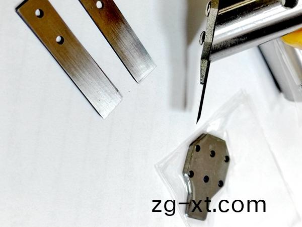 鏟片機之(zhi)覈心(xin)：鏟(chan)片刀鏟(chan)膠(jiao)刀(dao)——光學材料貼郃材料(liao)液(ye)晶(jing)顯示(shi)屏(ping)除(chu)膠(jiao)加(jia)工