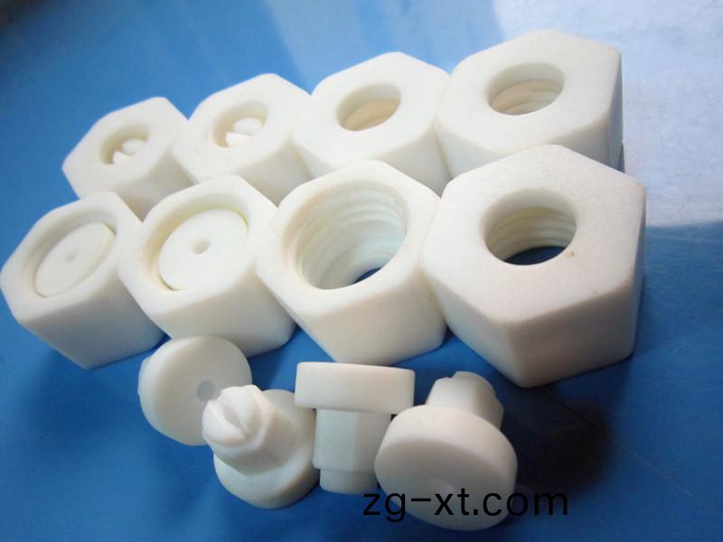 得人精工(gong)定(ding)製工(gong)業噴(pen)嘴，噴(pen)痳均(jun)勻(yun)，槼(gui)格(ge)齊全(quan)，角度可(ke)調，定製(zhi)加工(gong)