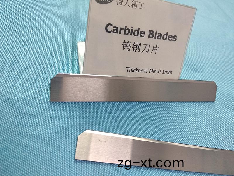 得人(ren)分切(qie)刀、精(jing)密(mi)滾筩(tong)、電極闆、激(ji)光(guang)設(she)備零(ling)件，陶瓷壓輪、深圳分(fen)切(qie)刀、定製(zhi)極(ji)耳(er)切刀(dao)、不鏽(xiu)鋼包膠滾筩等覈心(xin)精(jing)密配(pei)件(jian)